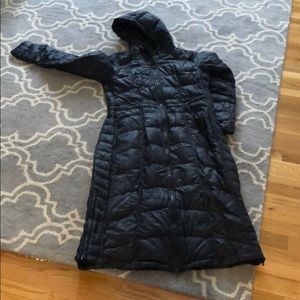 Athleta Long Hooded Puffer Coat in Black